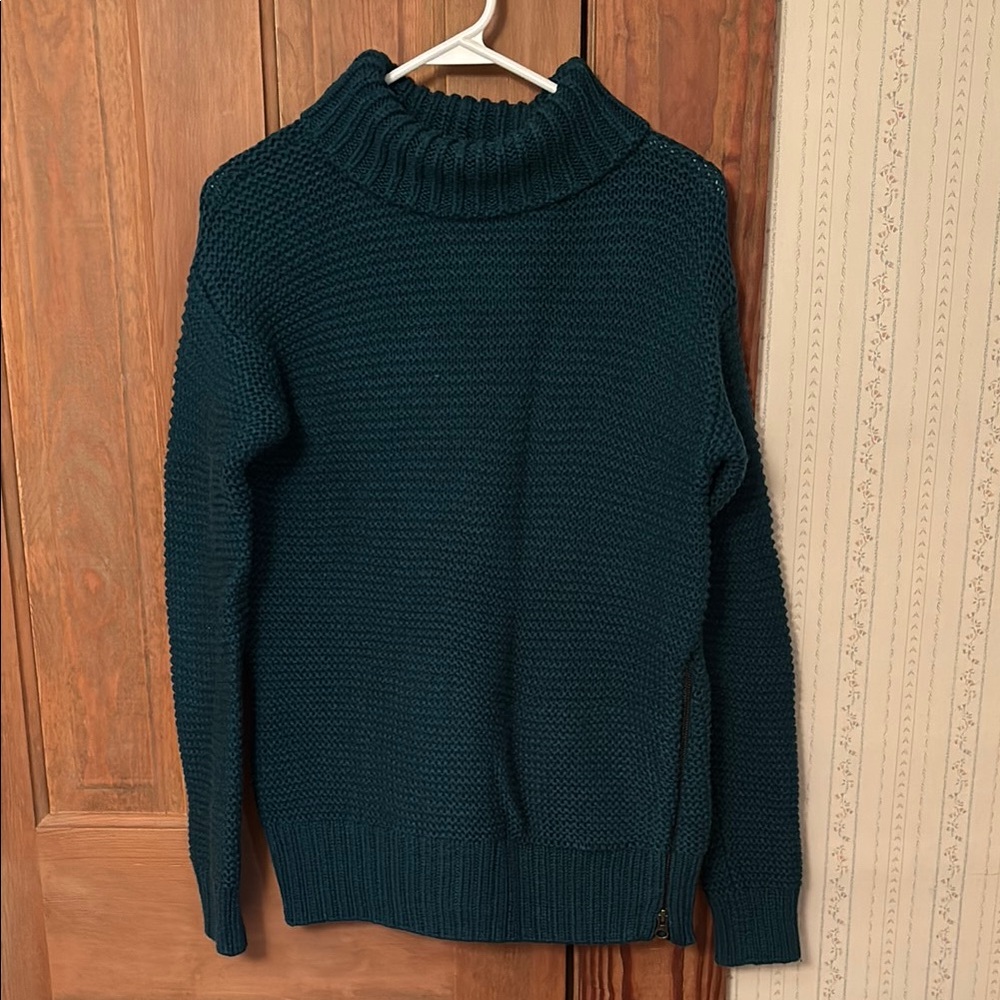 Lululemon Turtleneck Sweater